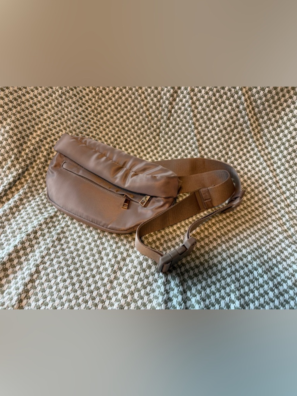 Target All In Motion Taupe Belt Bag Crossbody NWOT Never Used - Picture 3 of 5